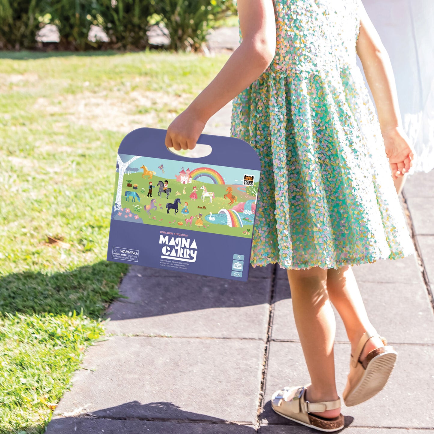 Magnetic Carry Book UNICORN KINGDOM