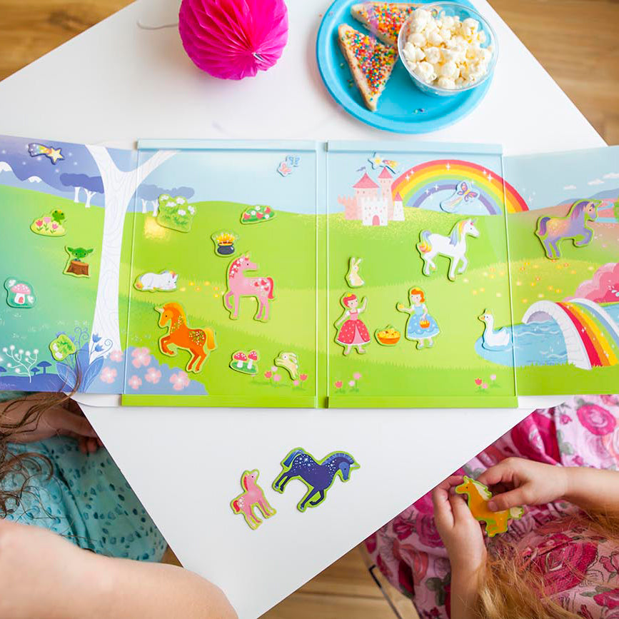Magnetic Carry Book UNICORN KINGDOM